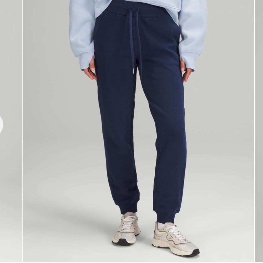 Lululemon Scuba  High-Rise Jogger
SZ 2
